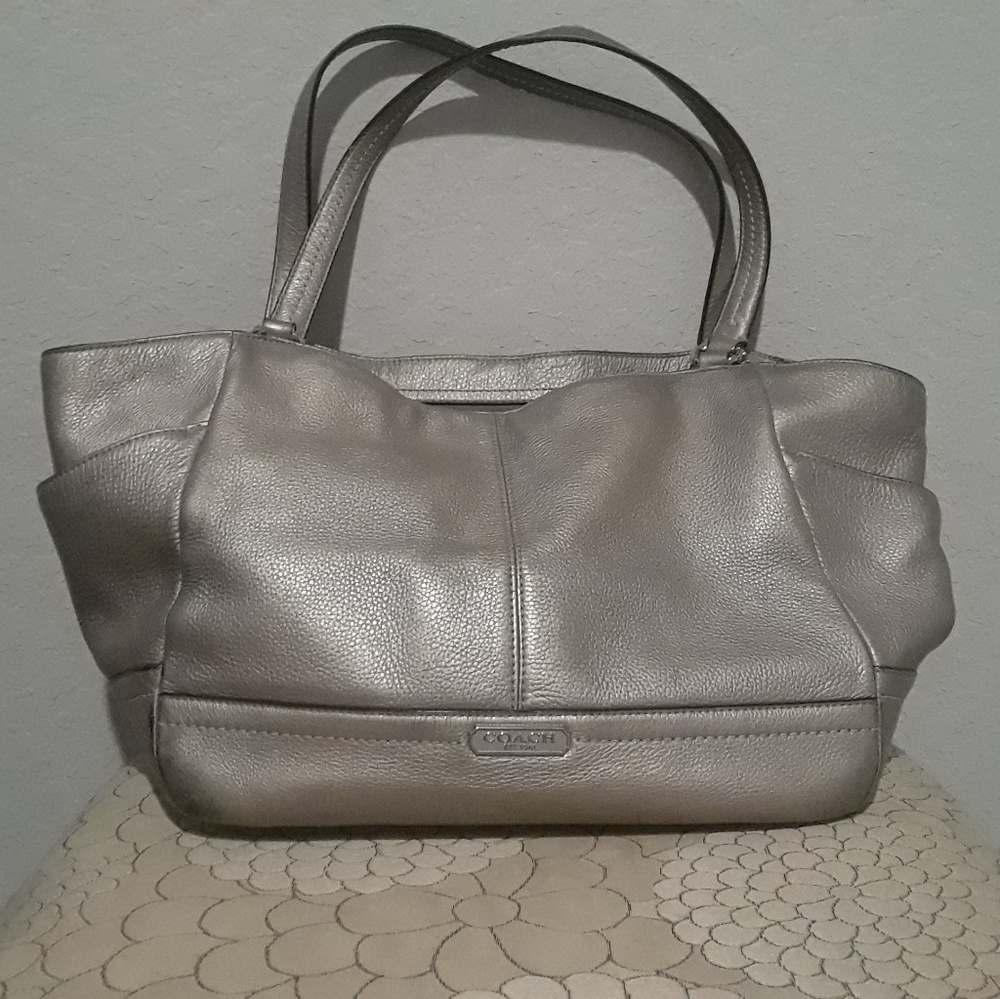 Coach Metallic Purse‎